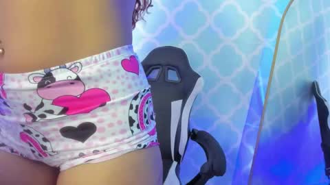 L I N D A online show from November 2025 02:06:01 AM