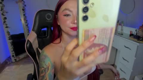 Snapshot of lindsay_khaleesi chatting on January 2025 04:50:01 AM Lindsay    online show from January 2025 04:50:01 AM