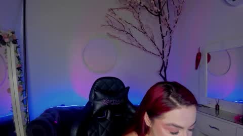 Snapshot of lindsay_khaleesi chatting on October 2025 05:51:02 AM Lindsay    online show from October 2025 05:51:02 AM