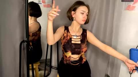 Kate online show from November 2025 08:08:02 PM