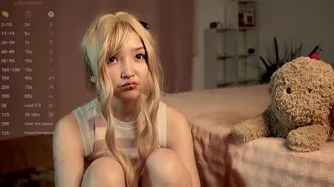 Linh -   online show from June 2026 10:23:02 PM