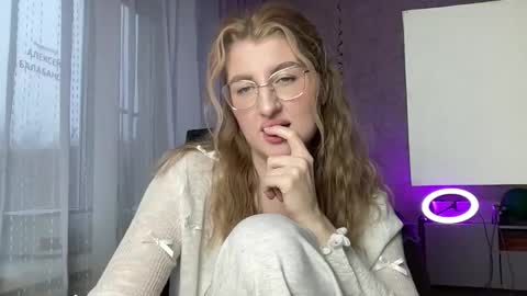 linoreya online show from November 2025 10:25:02 AM