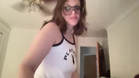 linusloves online show from April 2026 08:04:01 PM