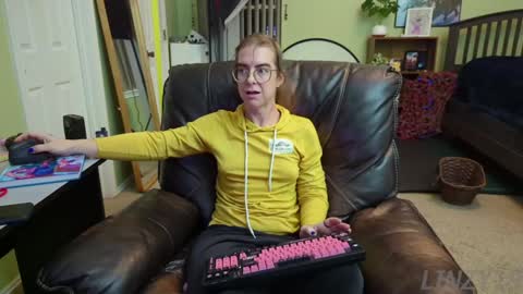 Linzy19 online show from December 2024 03:25:02 AM