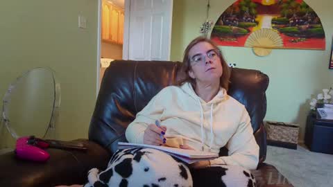 Linzy19 online show from September 2025 01:32:01 PM