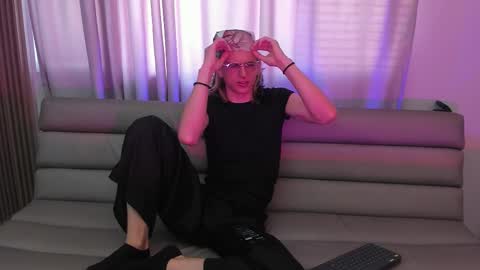 Lior evan online show from November 2025 11:43:01 AM