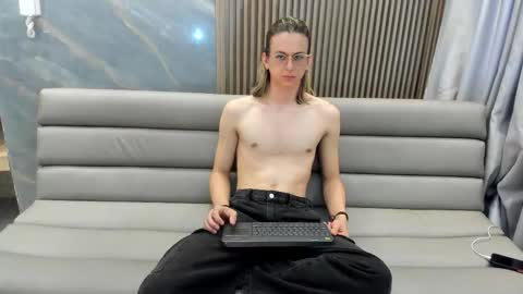 Lior evan online show from November 2025 11:58:01 AM