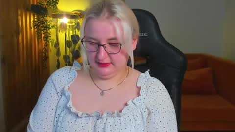 Snapshot of lioraardyn chatting on April 2026 05:32:02 AM LioraArdyn online show from April 2026 05:32:02 AM