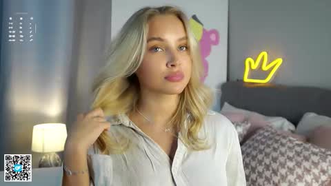 Amelia online show from October 2025 05:13:01 AM