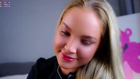 Amelia online show from December 2025 01:11:01 AM