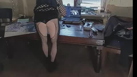 liquid_sky_ online show from March 2026 02:53:01 PM