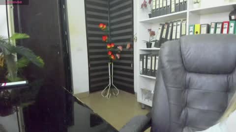 lisa online show from October 2025 02:03:02 AM