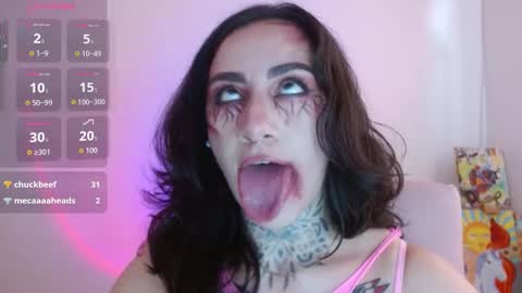 Lisa online show from October 2025 09:33:01 PM