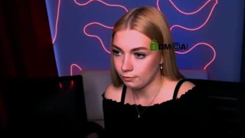 Snapshot of lisa_dark_ chatting on May 2026 02:45:01 PM Lisa online show from May 2026 02:45:01 PM