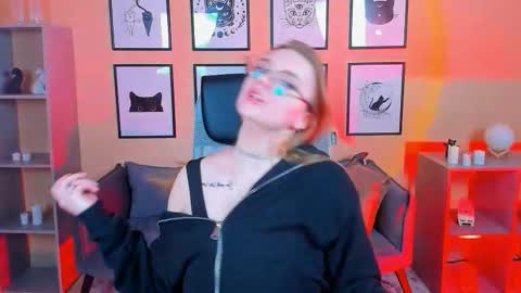 Lisa online show from October 2025 06:32:01 AM