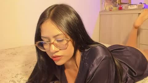 Lisa Thompson online show from April 2026 11:51:02 PM