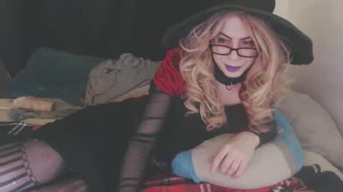 Lisa Tyler online show from October 2025 07:05:02 AM