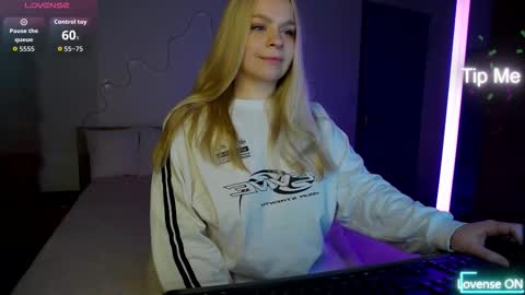 Snapshot of lisacandy1 chatting on January 2026 02:32:01 PM Lisa online show from January 2026 02:32:01 PM