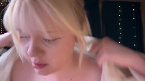 -Lisa- Help me to reach 100 thumbs up3 online show from March 2026 08:23:02 PM