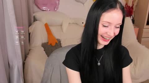 Snapshot of lisamooore chatting on October 2025 04:19:01 PM Lisa Moore online show from October 2025 04:19:01 PM