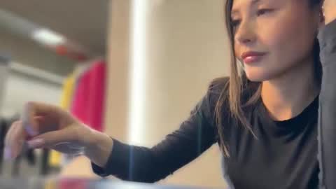 lisandriaa online show from April 2026 01:16:01 PM