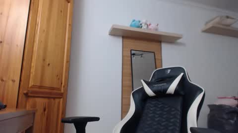 Lisaskybaby online show from April 2026 04:59:01 PM