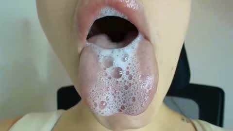 Lisbet online show from October 2025 09:28:02 PM