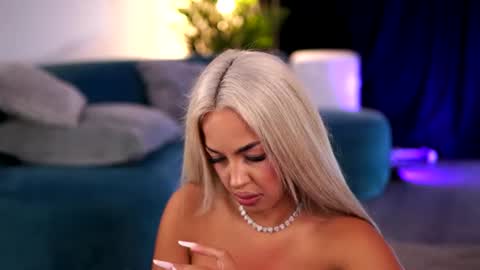 Snapshot of lisetteluxe chatting on July 2026 07:18:01 PM LisetteLuxe online show from July 2026 07:18:01 PM