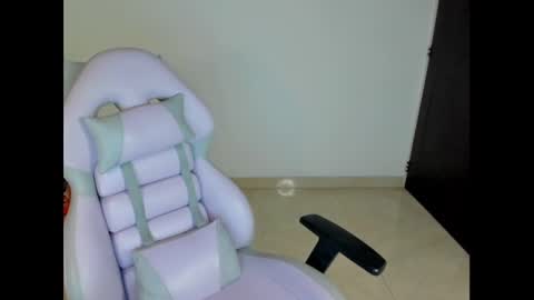 Snapshot of litlle_danni chatting on December 2024 02:44:02 AM Danni online show from December 2024 02:44:02 AM