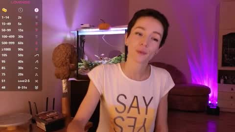 Alisa online show from November 2025 09:15:01 PM