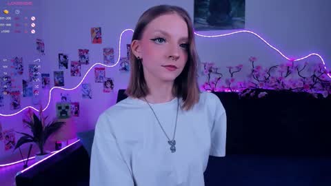 Snapshot of little__caprice chatting on December 2025 07:14:02 AM Bella online show from December 2025 07:14:02 AM