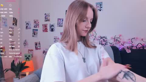 Snapshot of little__caprice chatting on April 2026 07:24:01 AM Bella online show from April 2026 07:24:01 AM
