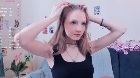 Snapshot of little__caprice chatting on May 2026 07:46:01 AM Bella online show from May 2026 07:46:01 AM
