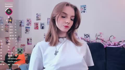 Snapshot of little__caprice chatting on May 2026 07:35:01 AM Bella online show from May 2026 07:35:01 AM