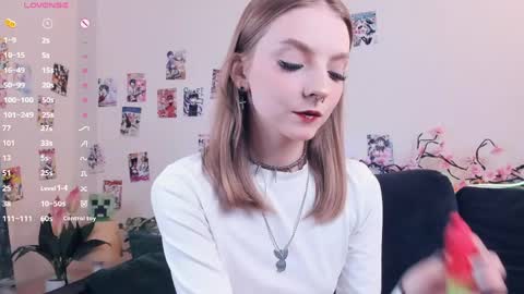 Snapshot of little__caprice chatting on May 2026 07:50:01 AM Bella online show from May 2026 07:50:01 AM