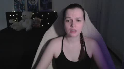 little__flowers online show from April 2026 09:39:01 AM