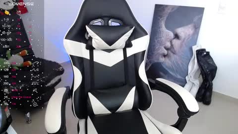 Amelie  online show from March 2026 09:54:02 PM