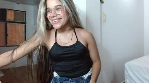 Snapshot of little_babyboo_ chatting on May 2026 10:06:01 PM Catalina online show from May 2026 10:06:01 PM