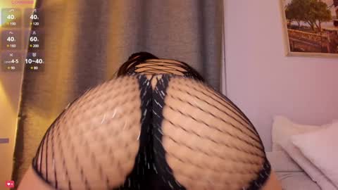 Snapshot of little_caprice_x chatting on December 2024 10:13:01 PM Ana online show from December 2024 10:13:01 PM