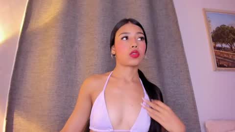 Snapshot of little_caprice_x chatting on October 2025 07:03:02 PM Ana online show from October 2025 07:03:02 PM