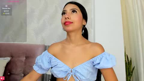 Snapshot of little_caprice_x chatting on October 2025 12:28:02 PM Ana online show from October 2025 12:28:02 PM