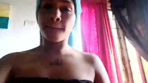 Snapshot of little_doll25 chatting on September 2025 01:22:02 PM Succubus Blue online show from September 2025 01:22:02 PM