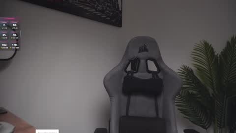 Help me reach 100 likes online show from February 2026 07:12:01 PM