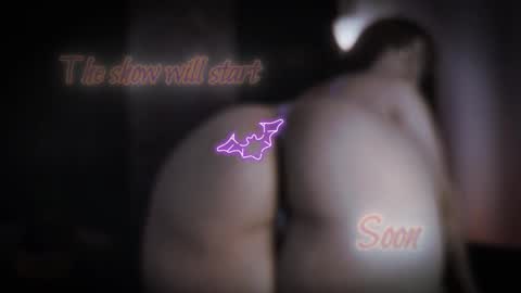 Snapshot of little_maeve chatting on October 2025 11:28:02 PM Maeve online show from October 2025 11:28:02 PM