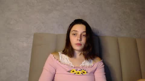 Snapshot of little_mia__ chatting on September 2025 09:29:02 PM Mia Im online every day 1530 PM in New York 2030 PM in London online show from September 2025 09:29:02 PM