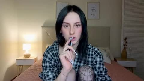 Snapshot of little_mollee chatting on October 2025 08:37:02 PM little_mollee online show from October 2025 08:37:02 PM