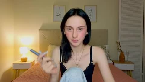 Snapshot of little_mollee chatting on October 2025 04:15:02 PM little_mollee online show from October 2025 04:15:02 PM