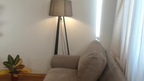 Nicole online show from October 2025 01:34:01 PM