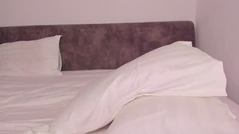 hey im anna online show from December 2024 09:39:02 AM