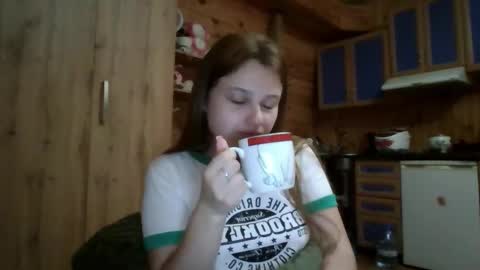 little_shygirl_ online show from September 2025 02:13:02 AM